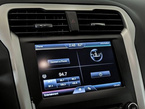 Used 2014 Ford Fusion SE image 17