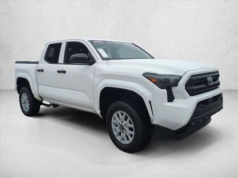 Used 2024 Toyota Tacoma SR image 3