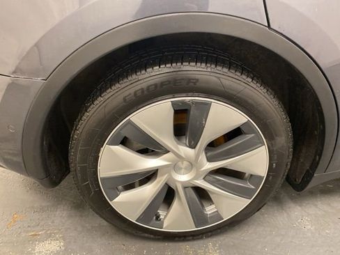 Used 2021 Tesla Model Y Long Range image 29