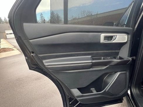 Used 2020 Ford Explorer ST w/ ST Street Pack image 18