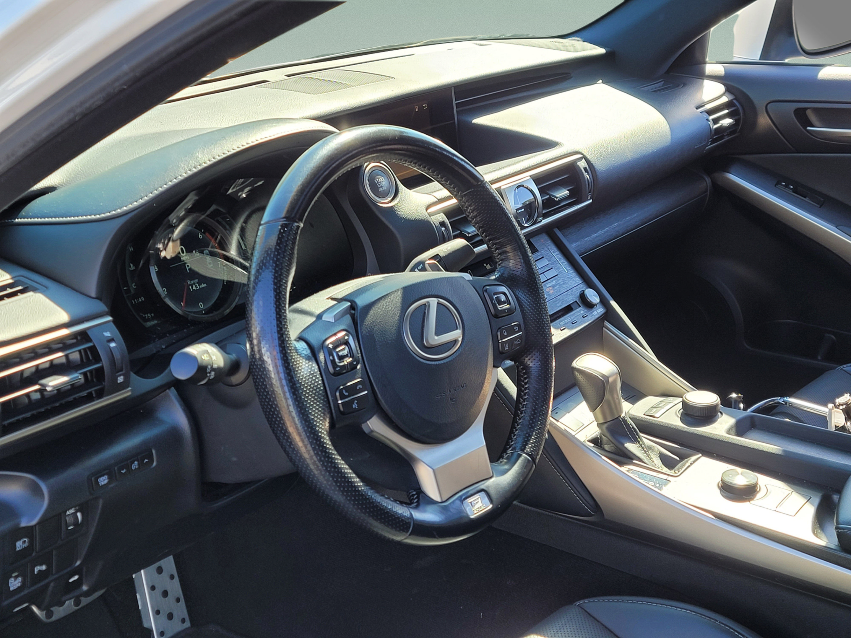 Used 2019 Lexus IS 300 RWD image 10