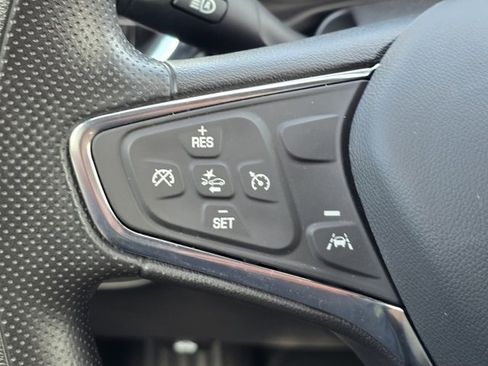 Used 2023 Chevrolet Equinox LT image 34