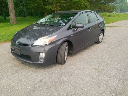 Used 2011 Toyota Prius Two FWD image 2