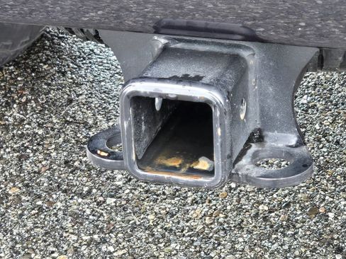 Used 2025 GMC Sierra 2500 AT4 w/ Technology Package image 12