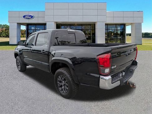Used 2021 Toyota Tacoma SR5 AWD/4WD image 3