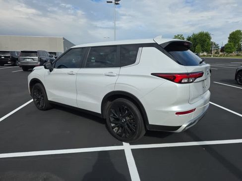 Used 2023 Mitsubishi Outlander SE AWD/4WD image 4