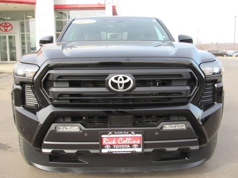 Used 2024 Toyota Tacoma SR5 image 3