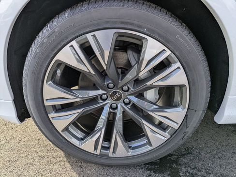 New 2026 Audi Q8 Premium Plus image 9