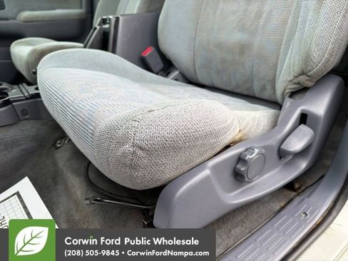 Used 2000 Toyota 4Runner SR5 image 25