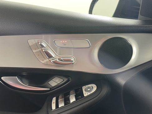 Used 2019 Mercedes-Benz GLC 300 4MATIC image 21