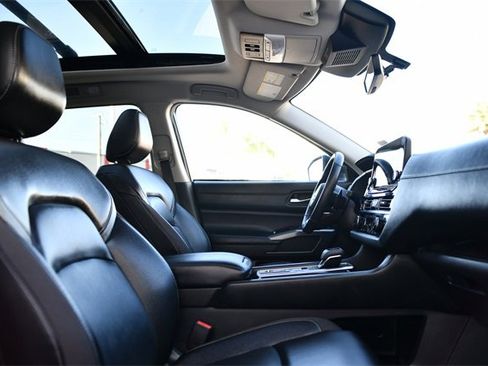 Used 2023 Nissan Pathfinder SL w/ SL Premium Package image 30