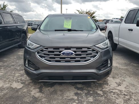 Used 2019 Ford Edge Titanium image 2