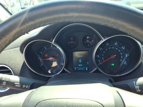Used 2011 Chevrolet Cruze LT image 13