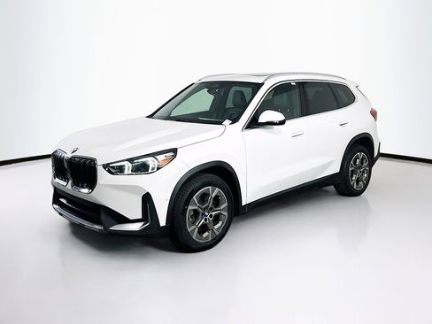 Used 2023 BMW X1 xDrive28i image 3