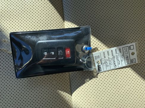 Used 2016 Toyota Highlander Limited image 37