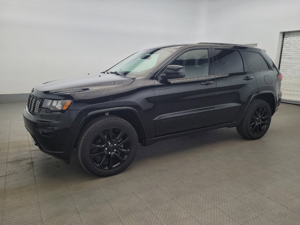 Used 2019 Jeep Grand Cherokee Altitude AWD/4WD image 2