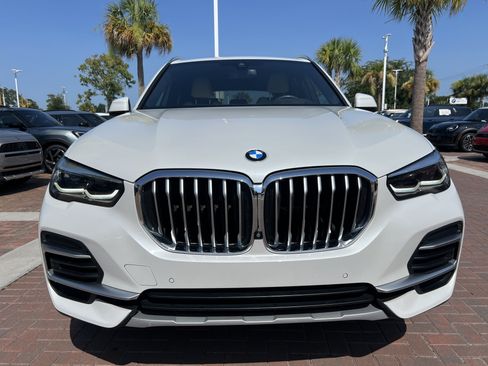 Used 2022 BMW X5 xDrive40i w/ Premium Package AWD/4WD image 3