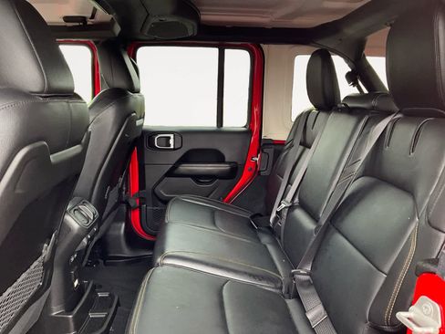 Used 2024 Jeep Wrangler Unlimited Sahara AWD/4WD image 15