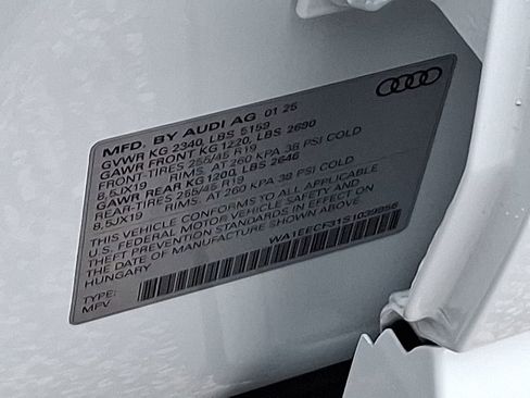 Used 2025 Audi Q3 2.0T Premium Plus w/ Premium Plus Package image 29