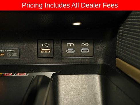 Used 2025 Toyota Camry SE FWD image 14