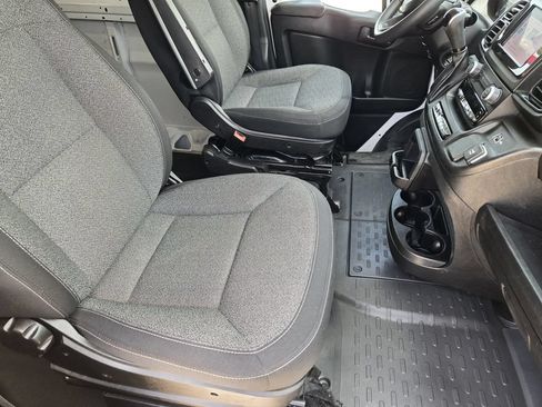 Used 2025 RAM ProMaster 2500 w/ Convenience Group FWD image 14