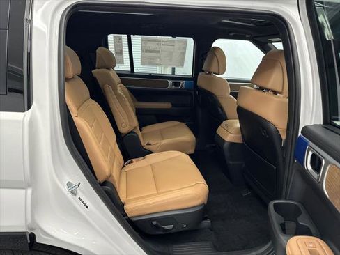 New 2026 Hyundai Santa Fe Calligraphy FWD image 17