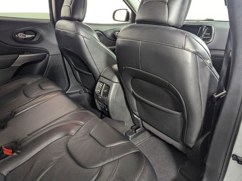 Used 2020 Jeep Cherokee Limited image 34