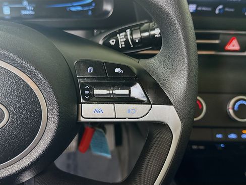 Used 2024 Hyundai Elantra SE image 15