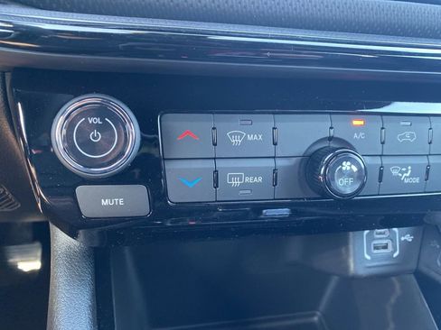 New 2026 Jeep Compass Latitude AWD/4WD image 25