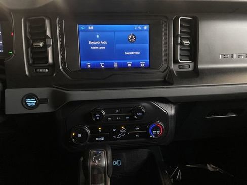 Used 2023 Ford Bronco Base image 7