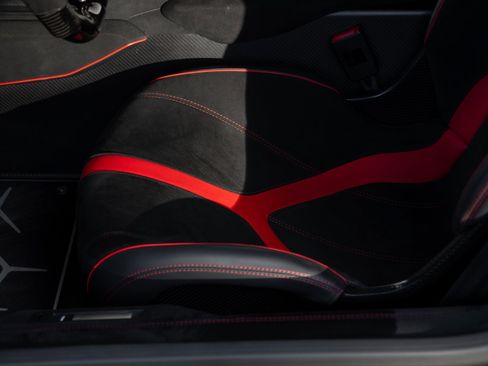 Used 2019 Lamborghini Aventador SVJ image 36