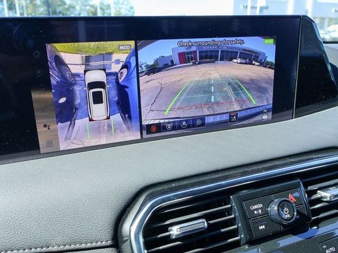 New 2026 Nissan Armada SL w/ Captain's Chari Seat Package image 4