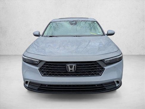 Used 2023 Honda Accord Touring image 2