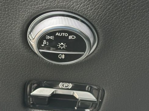 Used 2024 Mercedes-Benz GLC 300 4MATIC image 20