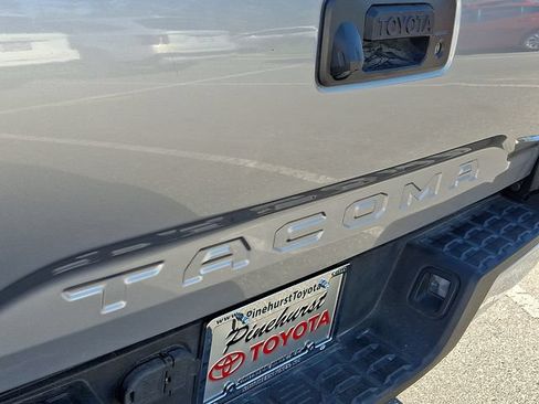 Certified 2020 Toyota Tacoma SR5 AWD/4WD image 37