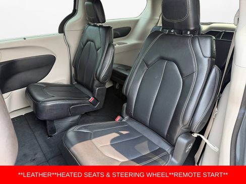 Used 2024 Chrysler Pacifica Touring-L FWD image 13
