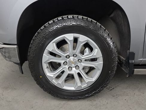 Used 2023 Chevrolet Silverado 1500 LTZ w/ LTZ Convenience Package II AWD/4WD image 9