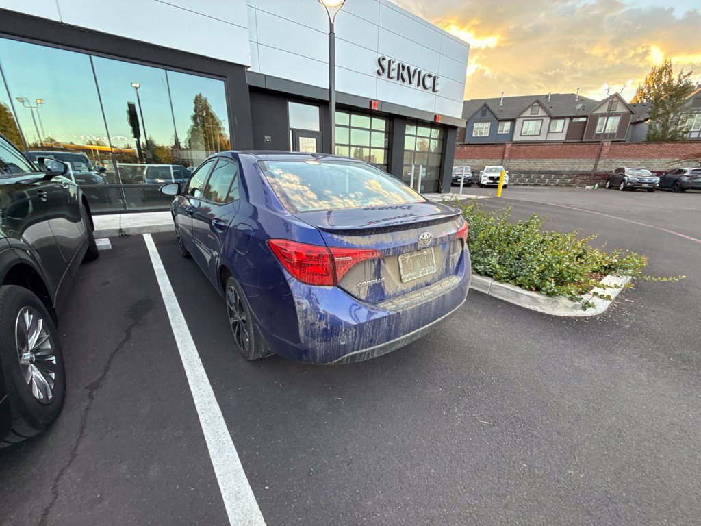 Used 2017 Toyota Corolla XSE FWD image 4