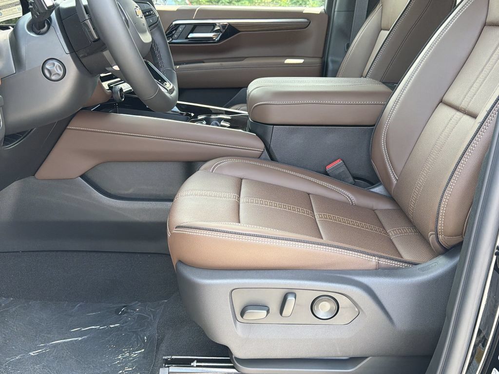 New 2026 Chevrolet Tahoe High Country AWD/4WD image 18