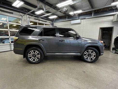 Used 2014 Toyota 4Runner Limited image 6