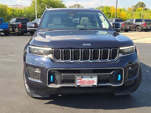 Used 2022 Jeep Grand Cherokee Overland w/ MOPAR Finishing Package image 4