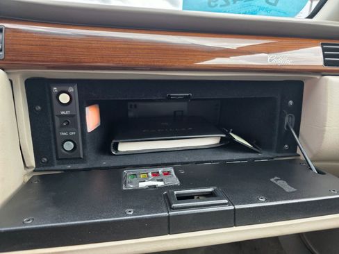 Used 2000 Cadillac Eldorado ESC w/ Comfort/Convenience Pkg image 18