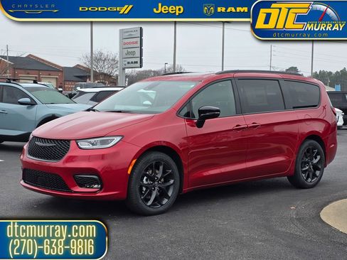 New 2026 Chrysler Pacifica Limited image 2