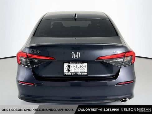 Used 2022 Honda Civic Sport image 6