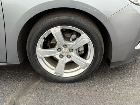 Used 2018 Chevrolet Volt LT w/ Comfort Package image 9