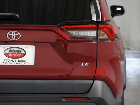 Certified 2021 Toyota RAV4 LE FWD image 10