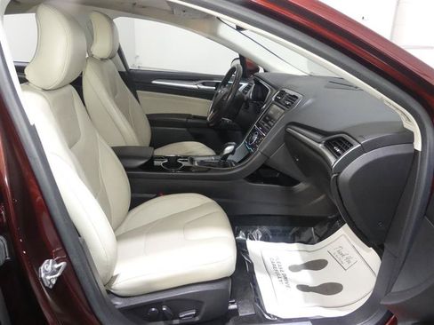 Used 2015 Ford Fusion Titanium FWD image 23