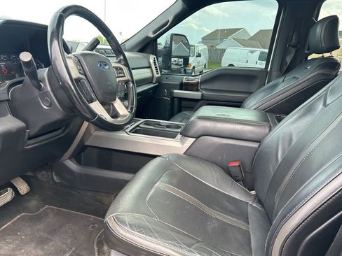 Used 2017 Ford F250 Platinum w/ Platinum Ultimate Package AWD/4WD image 25