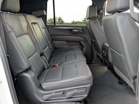 Used 2025 Chevrolet Suburban RST RWD image 20