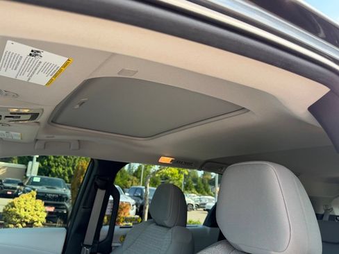 Used 2025 Toyota Sienna LE w/ LE Plus Package FWD image 15